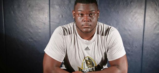 Gators great helps Florida land four-star OL T.J. Moore from his high school
