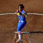 Florida softball blasts rival Georgia to open 2018 Women’s College World Series