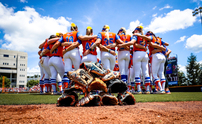 Florida softball into 11th Women's College World Series, Gators