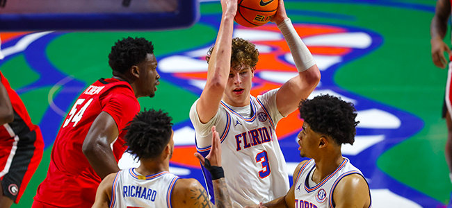 Florida center Micah Handlogten suffers severe ankle injury early in 2024 SEC Tournament final